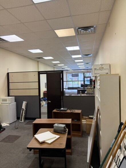 More Photos Of 84 N Franklin St, Hempstead General Retail For Lease