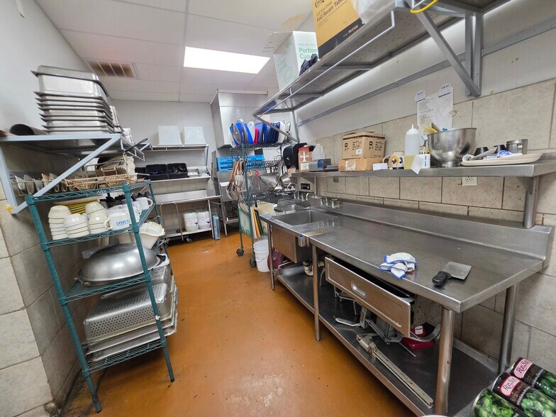 More Photos Of 2813 W Walnut St, Rogers Restaurant For Sale