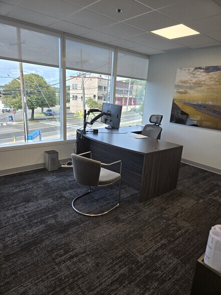 More Photos Of 36 N New York Ave, Huntington Office For Lease