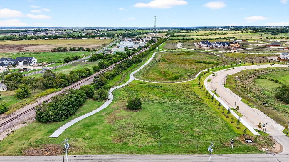 More Photos Of 512 N Oklahoma Dr, Celina Office For Sale