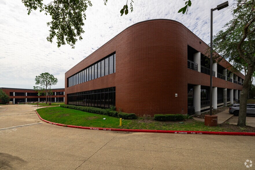 Primary Photo Of 600 Gemini St, Houston Office For Lease
