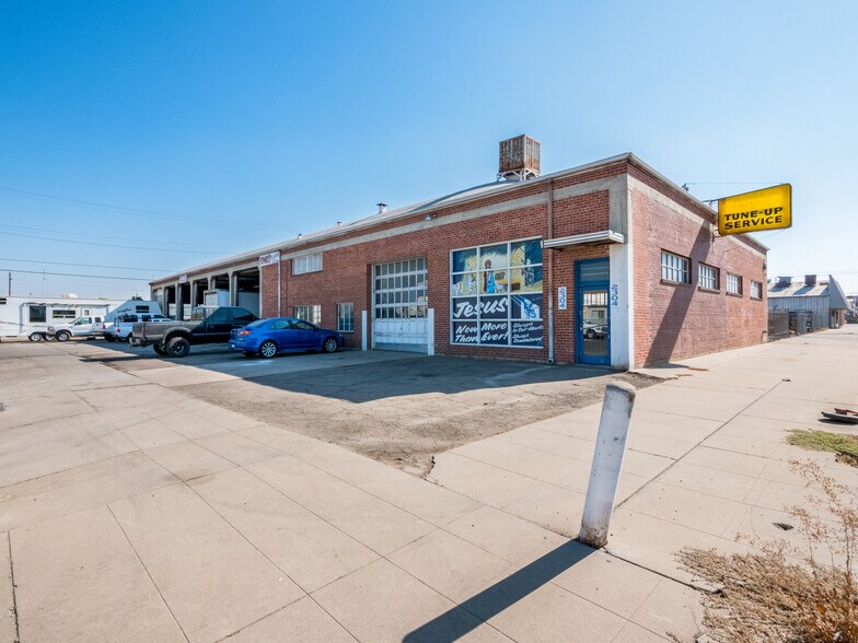 More Photos Of 2304 Monterey St, Fresno Warehouse For Sale
