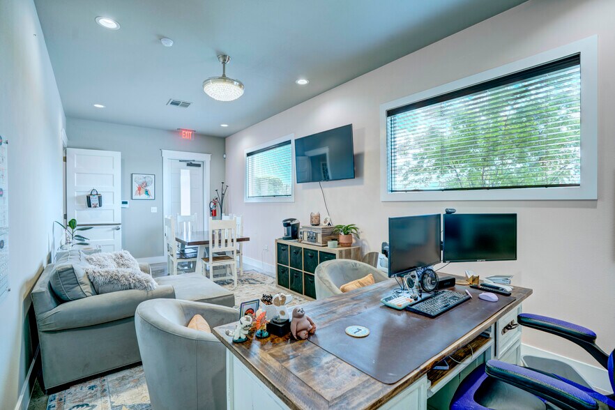 More Photos Of 5805 Starnes Rd, Watauga Office For Sale