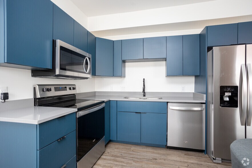 More Photos Of 595 E Broad St, Columbus Apartments For Sale
