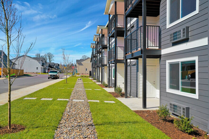 More Photos Of 354 S 8th St, Carlton Multifamily For Sale