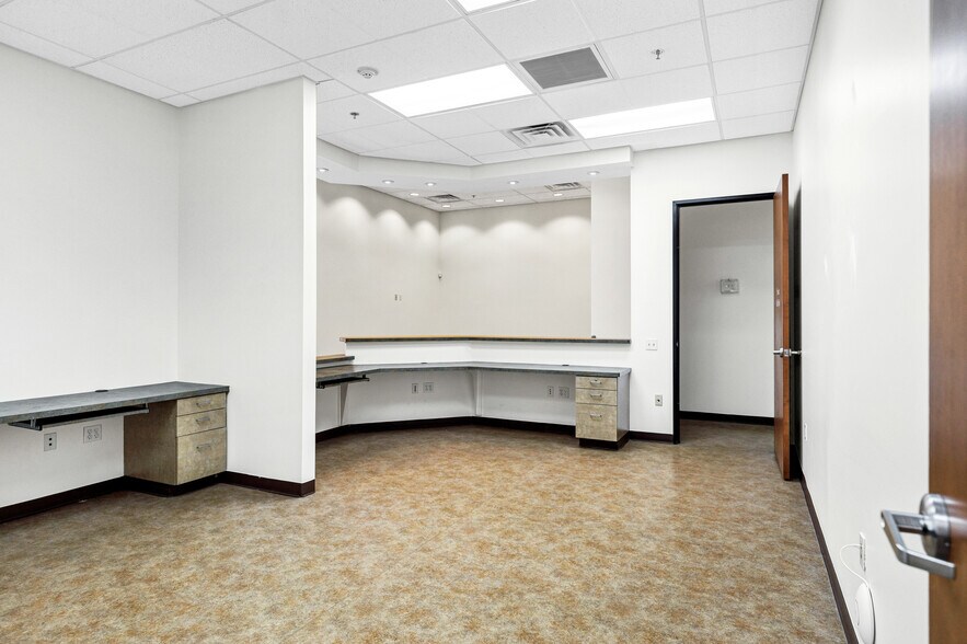 More Photos Of 15405 N 99th Ave, Sun City Medical For Lease