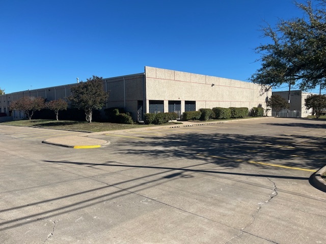 Primary Photo Of 12621-12623 International Pky, Dallas Distribution For Lease