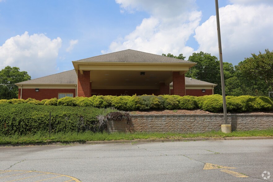 More Photos Of 9045 Hickory Flat Hwy, Woodstock Bank For Sale