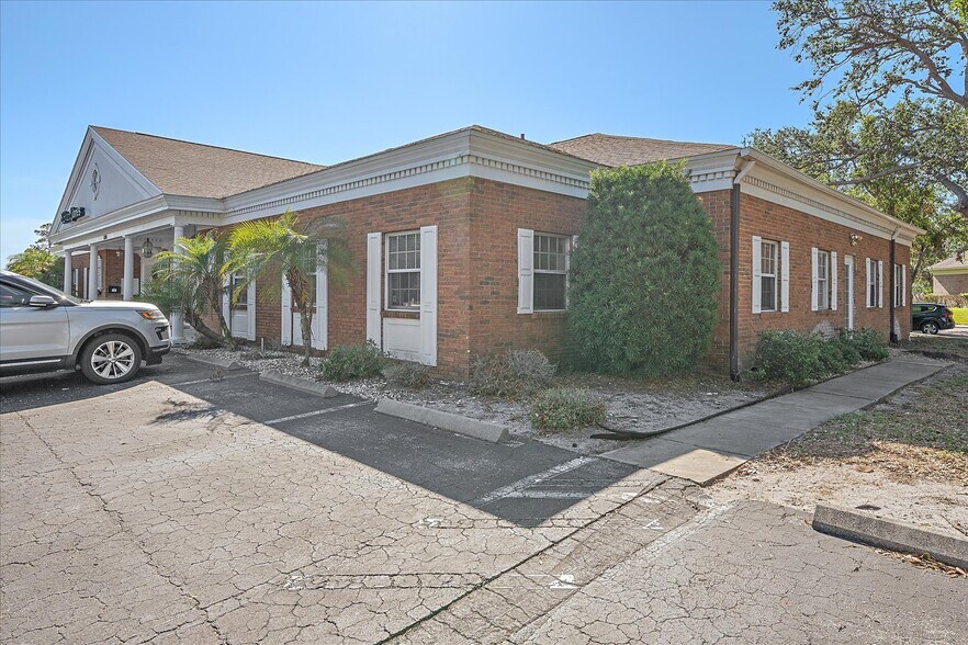 More Photos Of 1100 S Tamiami Trl, Venice Office For Sale
