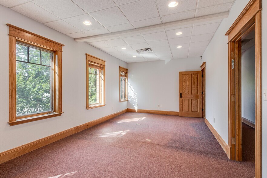 More Photos Of 512 5th St, Berthoud Office For Lease