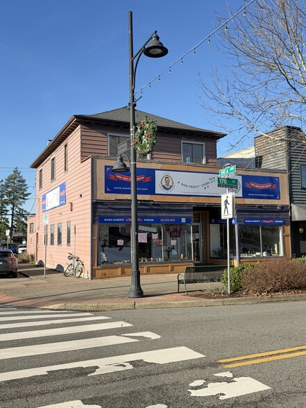 Primary Photo Of 5657 176th St, Surrey Storefront For Lease