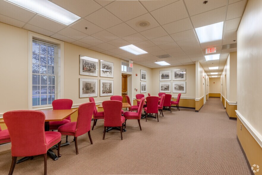 More Photos Of 13875 Hedgewood Dr, Woodbridge Medical For Lease