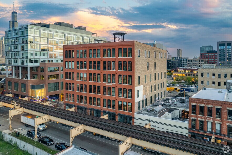 More Photos Of 1101 W Lake St, Chicago Office For Sale