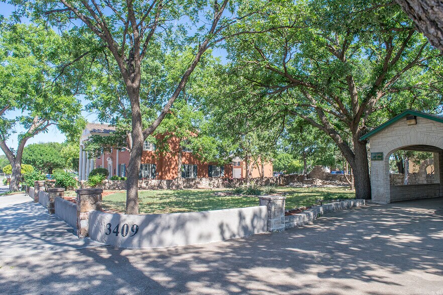 More Photos Of 3409 19th St, Lubbock Medical For Lease