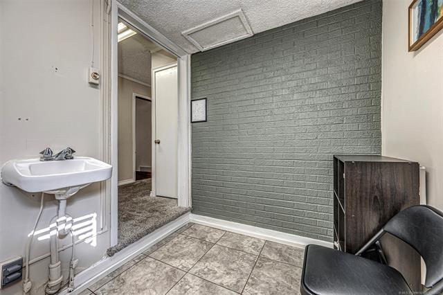 More Photos Of 925 15th Ave NW, Ardmore Medical For Sale