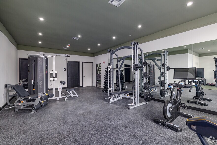 More Photos Of 873 COMMUNIPAW Ave, Jersey City Apartments For Lease