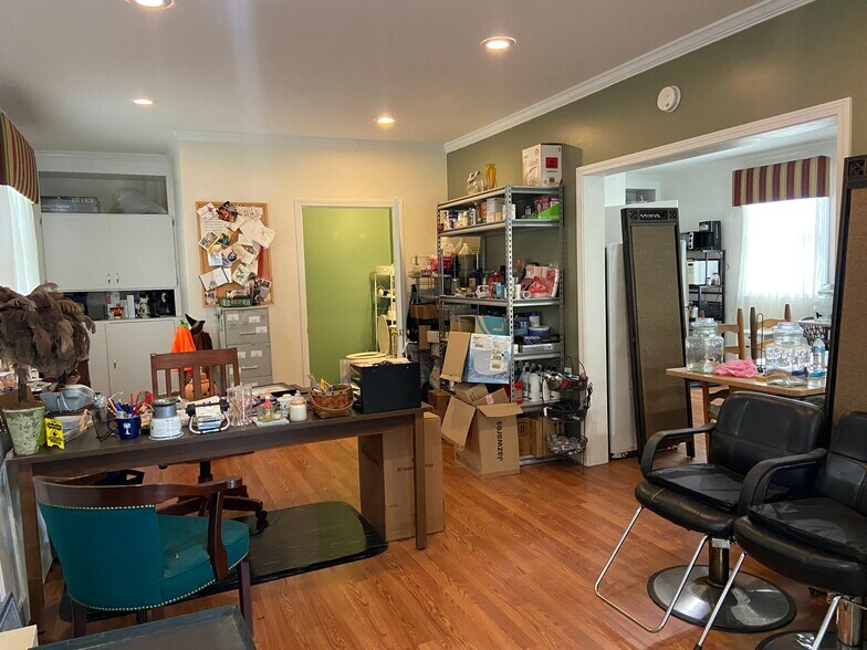 More Photos Of 716 Dekalb St, Camden Office For Sale