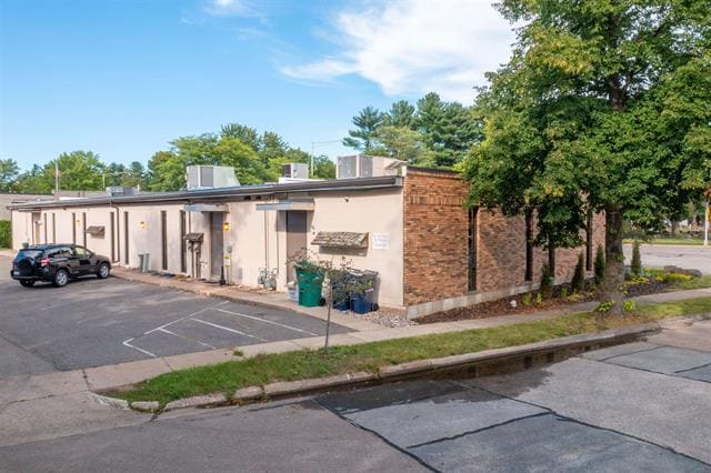 More Photos Of 1818 Grand Ave, Wausau Office For Sale