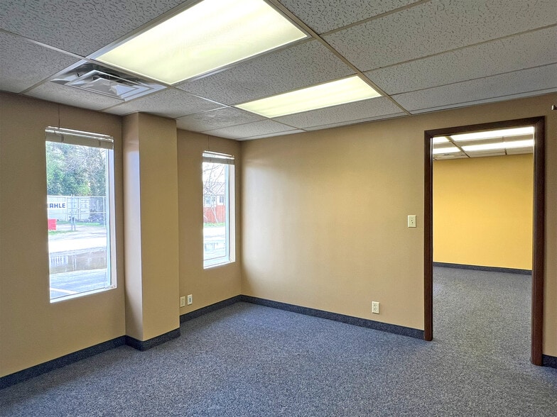 More Photos Of 2002 Evanston Ave, Erie Manufacturing For Lease