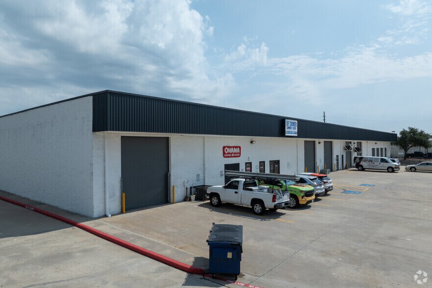 Primary Photo Of 3115 Fry Rd, Katy Warehouse For Lease