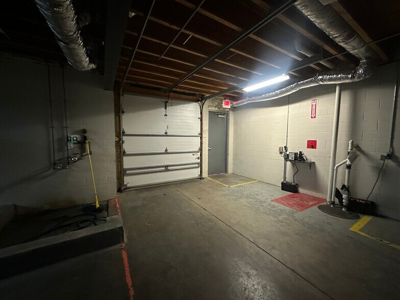 More Photos Of 702 Wabash Ave, Zanesville Flex For Lease