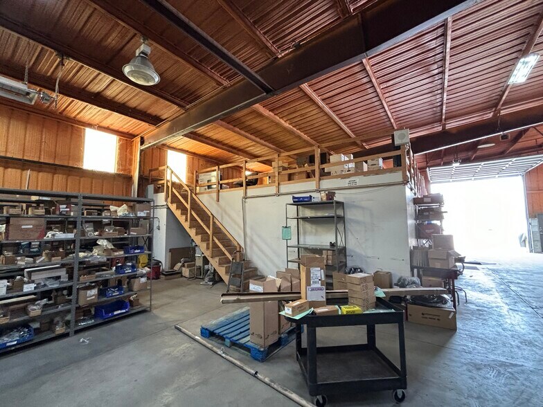 More Photos Of 1304 Rath Ave, Dodge City Distribution For Sale