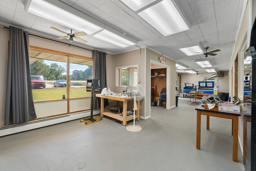 More Photos Of 7000 Manchester Rd, Canal Fulton Office For Sale