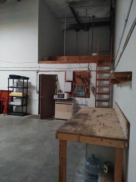 More Photos Of 1279 N Tustin Ave, Anaheim Light Distribution For Sale