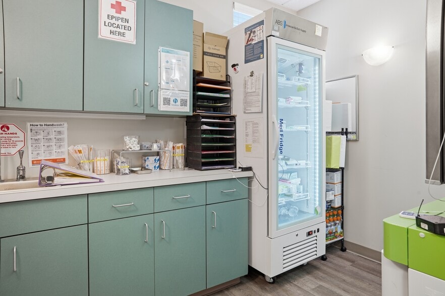 More Photos Of 1729 Lakeland Hills Blvd, Lakeland Medical For Sale