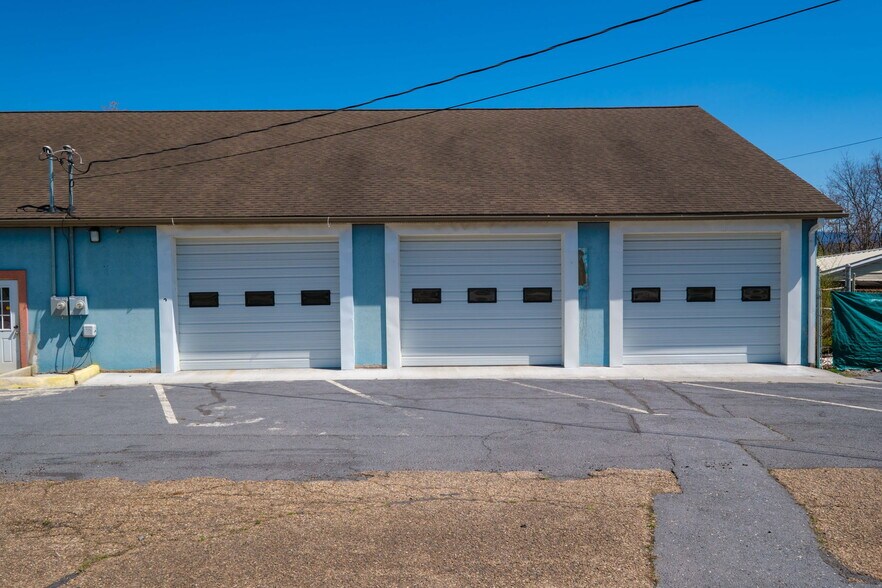 More Photos Of 1090 Virginia Ave, Harrisonburg Flex For Sale