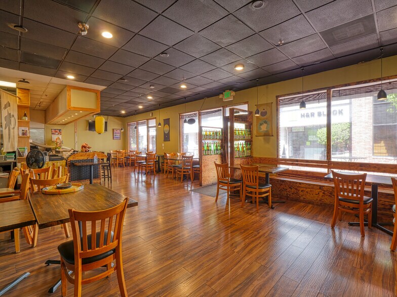 More Photos Of 15928 Ventura Blvd, Encino Storefront Retail Office For Lease