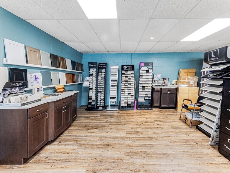More Photos Of 3154-3156 US 70 Hwy, Black Mountain Office For Lease