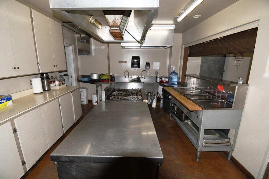 More Photos Of 1001 N Richey Blvd, Tucson Lodge Meeting Hall For Sale