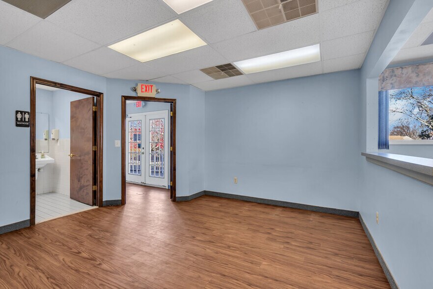 More Photos Of 1 Dag Hammarskjold Blvd, Howell Medical For Lease