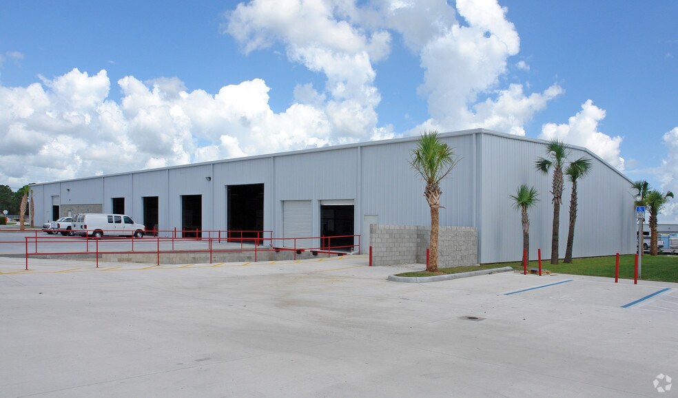 Primary Photo Of 620 Distribution Dr, Melbourne Warehouse For Lease