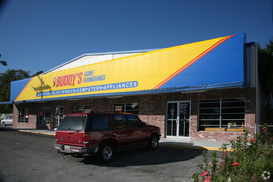 More Photos Of 2514 9th St W, Bradenton Freestanding For Sale