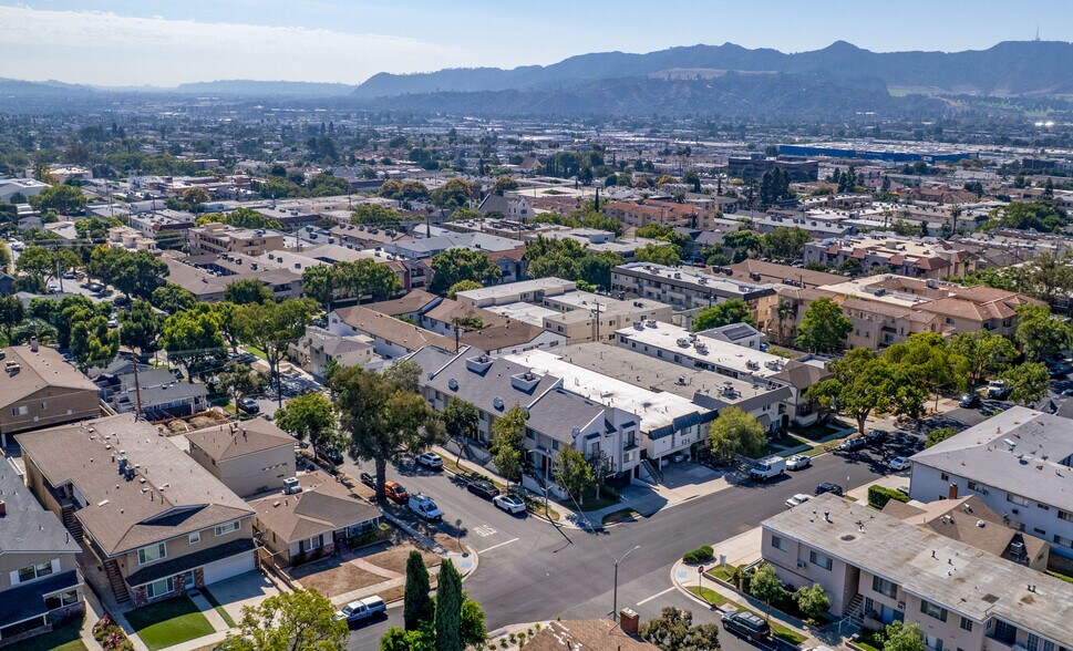 More Photos Of 638 E Tujunga Ave, Burbank Apartments For Sale