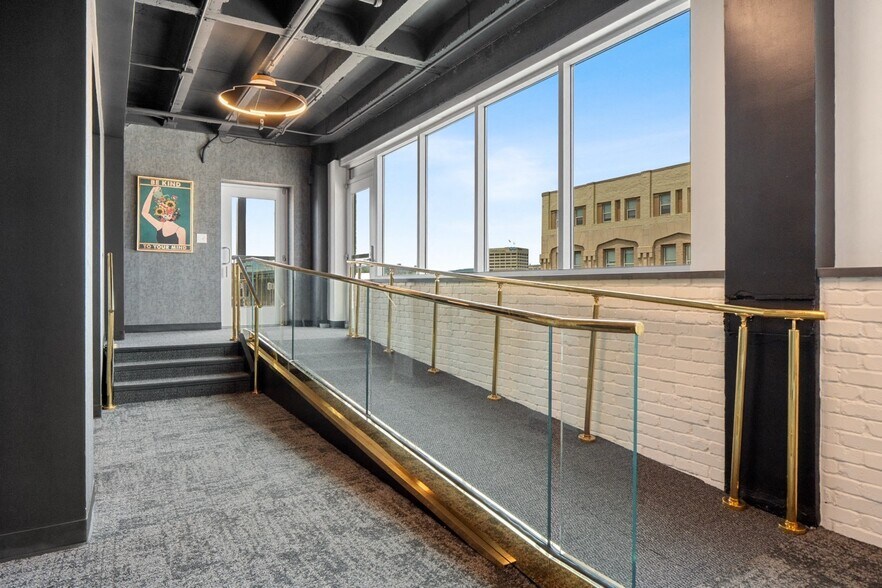 More Photos Of 1100 Market St, Chattanooga Office For Sale