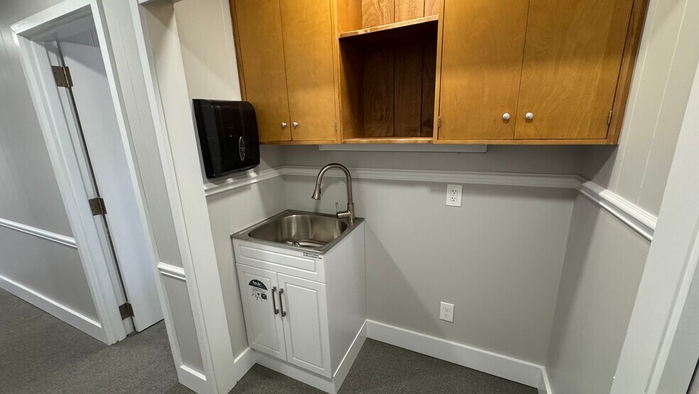 More Photos Of 210 Prospect Ave, Phillipsburg Office For Sale