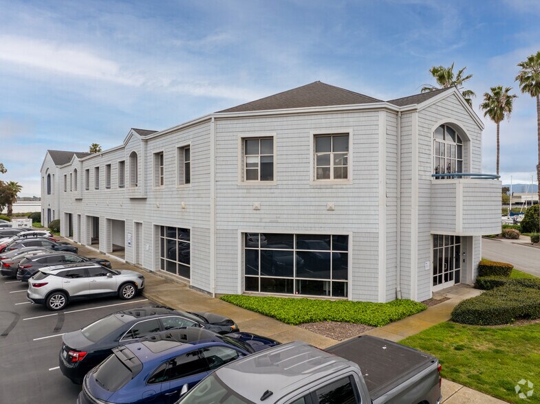 More Photos Of 400 Seaport Ct, Redwood City Medical For Lease