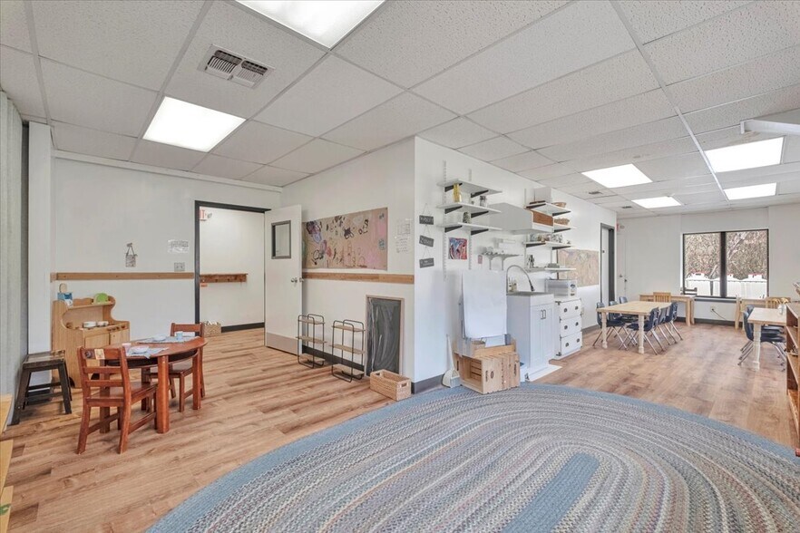 More Photos Of 4 Glenna Dr, Carmel Specialty For Sale