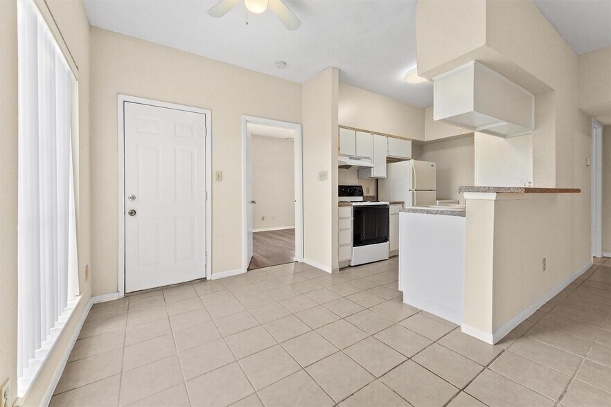More Photos Of 2626 Holly Hall St, Houston Apartments For Sale