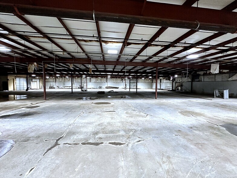 More Photos Of 701 W Central Ave, Warren Warehouse For Lease