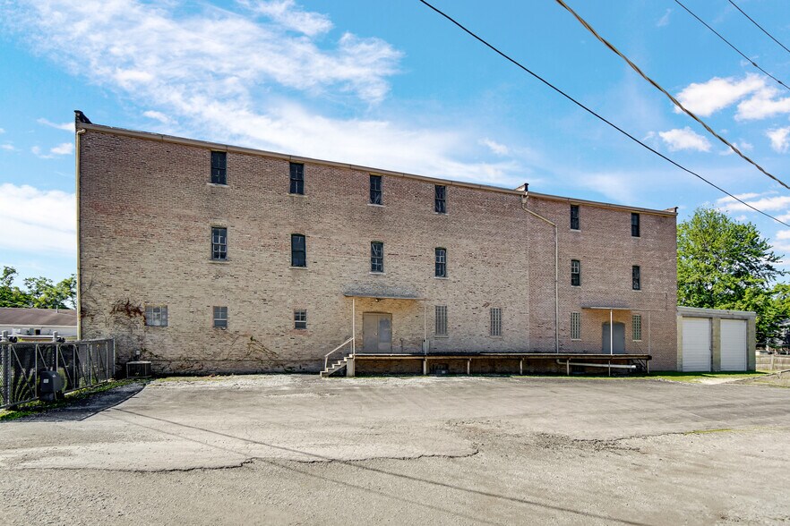 More Photos Of 15300 Greenwood Rd, South Holland Manufacturing For Sale
