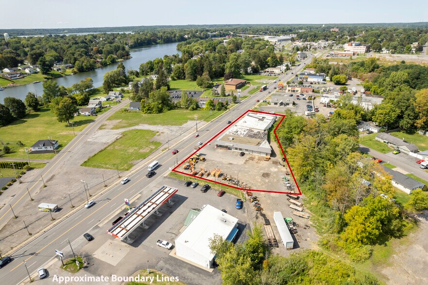 More Photos Of 807 S 4th St, Fulton General Retail For Sale