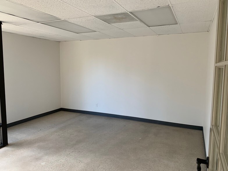 More Photos Of 23461 Ridge Route Dr, Laguna Hills Unknown For Lease