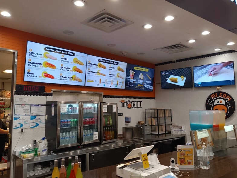 More Photos Of 6120-6170 W Grand Ave, Gurnee General Retail For Lease