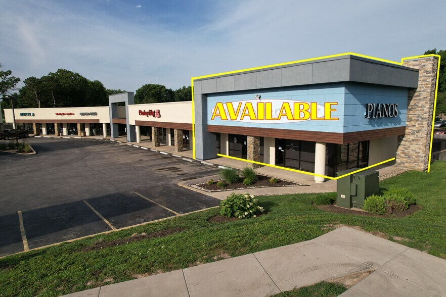 More Photos Of 9500 Marshall Dr, Lenexa Unknown For Lease