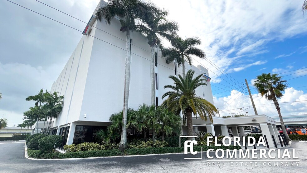More Photos Of 900 SE Federal Hwy, Stuart Medical For Lease