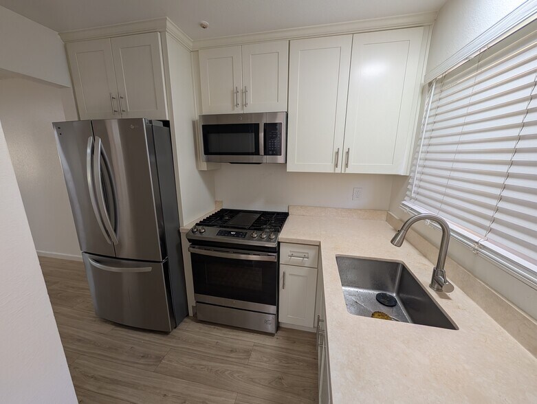 More Photos Of 6015 Montecito Blvd, Santa Rosa Apartments For Sale